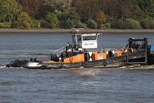 Schlepper und Schuber KARL HEINZ (ENI 02307020); Eigner/Betreiber: Meyrose; Datum: 29.09.2025; Aufnahmeort: Elbe/Hafen Hamburg, Deutschland.