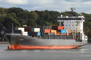 Containerfrachtschiff ANINA (IMO 9354351); Datum: 23.09.2025; Aufnahmeort: Elbe/Hafen Hamburg, Deutschland.