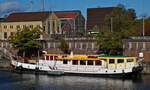 MIRO Hotelboot von Dutch Paradise, fr Boot & Bikes Tours, hat im Bootshafen in Maastricht angelegt.