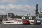 Fahrgastschiff QUEEN; Eigner/Betreiber: Reederei Kapitn Prsse; Aufnahmeort: Elbe/Hafen Hamburg, Deutschland; Datum: 11.06.2025; Info: (ENI 02317987) (H 6068) ex MISSISSIPPI QUEEN  /