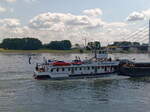 Schubboot Christiene, auf Bergfahrt in Richtung Hochemmerich.