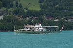 Dampfschiff Ltschberg mit Baujahr 1914 fhrt am 03.07.2025 zur Schiffsstation in Bnigen.