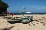Traditionelles Fischerboot (namenlos); Eigner/Betreiber: unbekannt/privat; Aufnahmeort: West Philippine Sea (Pacific Ocean), nahe Sabang, Insel Palawan, Philippinen; Datum: 06.11.2012; Info: Fast alle kleinen (Fischer)boote auf den Philippinen sind b ...