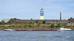 Das Gtermotorschiff MASORA (ENI: 02329462) fhrt rheinabwrts, so gesehen Ende September 2025 in Duisburg.