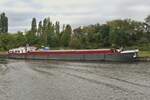 OCEANE, GMS, 06003380, L 57 m; B 7,05 m; 644t, Namenlos wegen Anstreicherarbeiten; hat am Ufer des Alberkanals festgemacht.