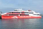 HSC  Halunder Jet  IMO 9825295, der Frde Reederei Seetouristik (FRS) am 19.09.25 im Hafen von Helgoland.