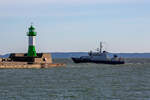 SEA HUNTER 1 (IMO 9059078) hhe Ostmolenfeuer in Sassnitz.