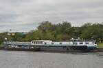 Unbekanntes Gastroschiff liegt auf dem Albert Kanal am Ufer.