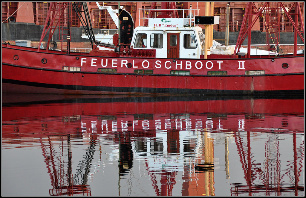 . Feuerlschboot  Emden  in Wilhelmshaven. 18.11.2012 (Jonas)
