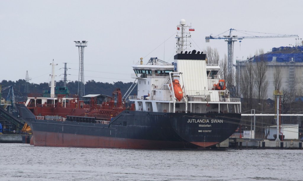 7.4.2013 Swinemnde / Swinoujscie. Jutlandia Swan im Hafen.