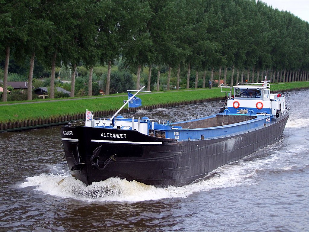 ALEXANDER(Europanr.:02313022;55x6,6mtr;569to)wrde wohl lieber voll beladen im Amsterdam-Rijnkanaal unterwegs sein;100903