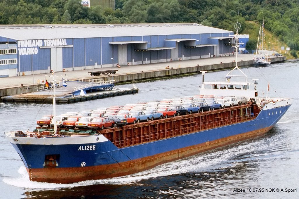 Alizee am 16.07.95 im NOK

IMO: 8209717
Baujahr: 1982
Bauwerft, Nummer: Peters, Wewelsfleth 591
ex-Namen: Bungsberg, Echo Carrier, Bingum
Lnge: 82.45m
Breite: 11.38m
Tragfhigkeit: 1765 Tonnen
Vermessung: 1499 GT
Flagge: Antigua und Barbuda
Heimathafen: Haren