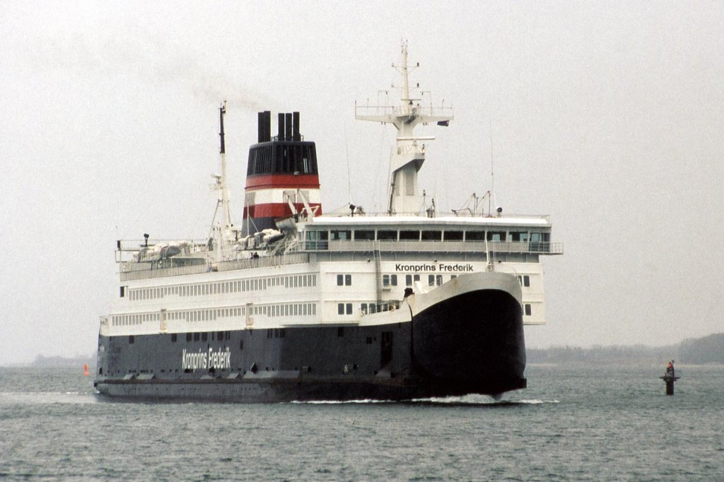 Am 05.04.1997 luft die Groe-Belt-Fhre  Kronprins Frederik  von Korsr kommend in den Fhrhafen von Nyborg ein.