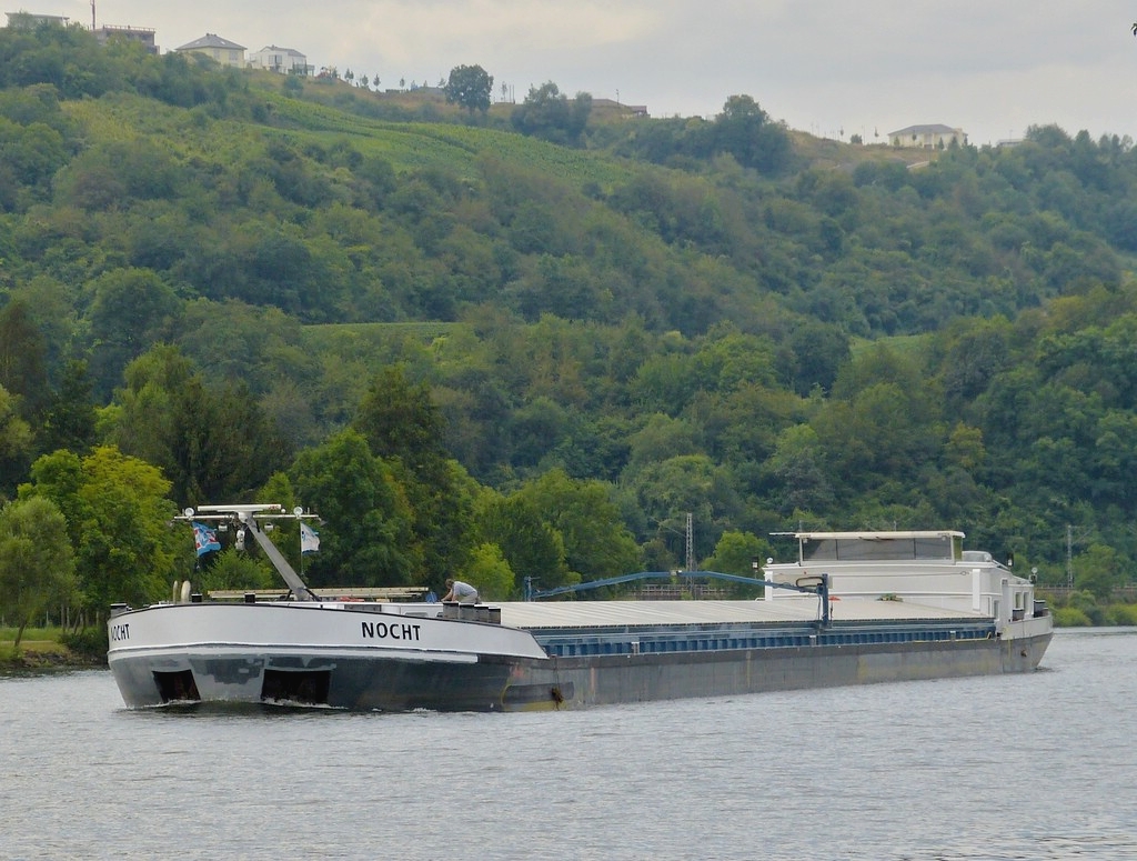 Am 15.08.2012 fuhr dieses Frachtschiff  NOCHT , ENI 02326861, l 110m, b 11,45m; 3248 t, Bj 2005, auf der Mosel bei Stadtbredimus (L) an mir vorbei.