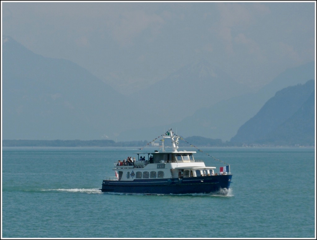 Am 26.05.2012 wurde das Personenschiff  LAVAUX  auf dem Genfersee von mir im Bild festgehalten.