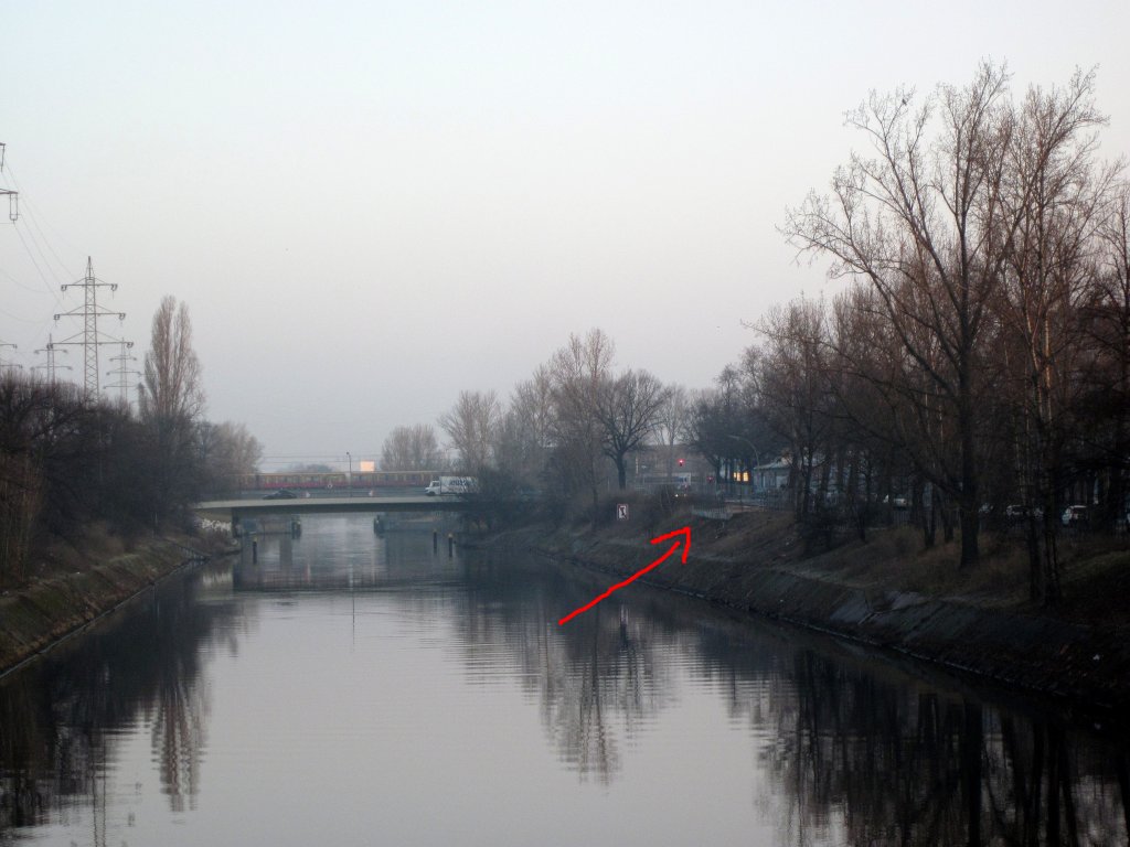 An der markierten Stelle im/am Charlottenburger Verbindungskanal entsteht im Laufes des Jahres 2012 eine neue RoRo-Rampe zum Verladen von Siemens Gasturbinen. Nachzulesen unter www.stadtumbau-berlin.de . 16.03.2012
