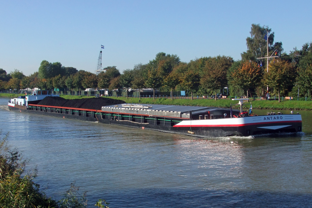  ANTARO  auf dem Dortmund-Ems-Kanal in Datteln 9.10.2010