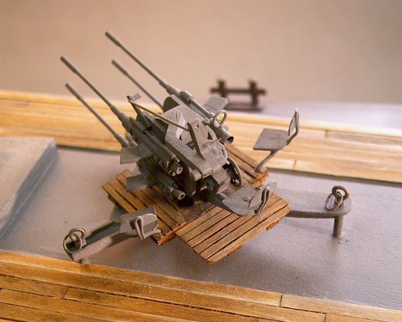 Artillerie-Pram_4x2cm Flak C38_auf dem Vorschiff (Aufnahmedatum 12.2005)