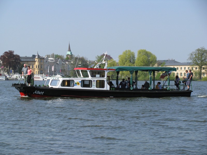 Auf dem Burgsee konnte ich die MS  Albert  ablichten. Schwerin 23.04.2011