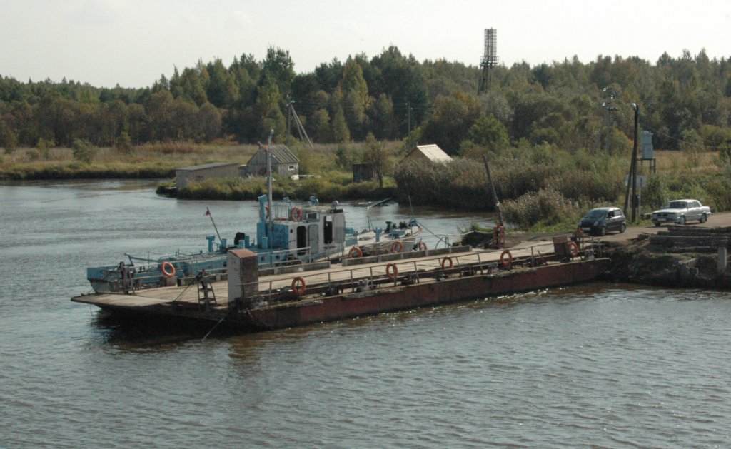 Auf der Wolga bei Yanega gibt es eine Fhre ber die Wolga. Da musste ich am 18.09.2010 gleich ein Foto machen.