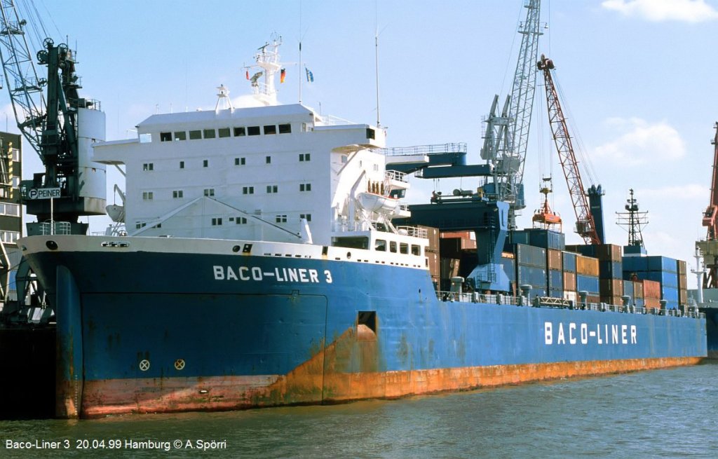 Baco-Liner 3 am 20.04.99 in Hamburg

IMO: 8203696
Baujahr: 1984
Bauwerft, Nummer: Thyssen-Nordseewerke, Emden 475
Lnge: 204.86m
Breite: 28.53m
Tragfhigkeit: 21960 Tonnen
Vermessung: 22528 GT
Flagge: Deutschland
Heimathafen: Emden