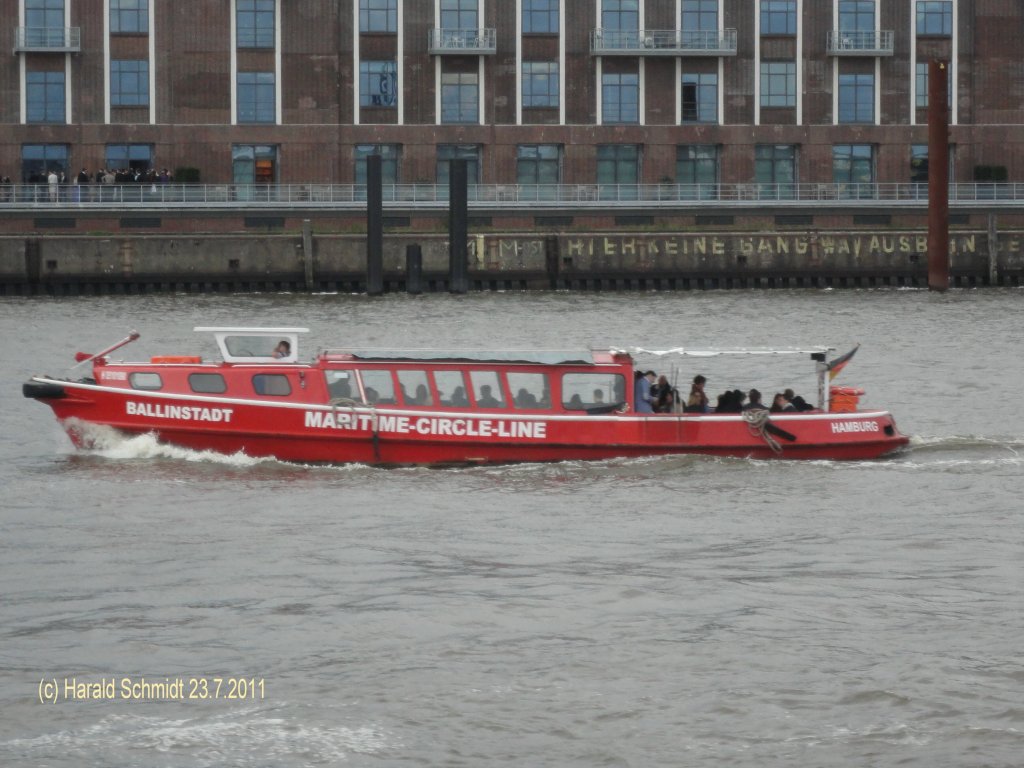 BALLINSTADT (ENI 05101090) am 23.7.2011
ex Jette /
Barkasse / Maritime-Circle-Line, Hamburg / La 17,0 m, B 4,08 m, Tg 1,64 m / 
