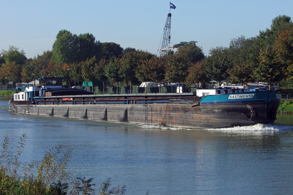  BASTIMENTO  auf dem Dortmund-Ems-Kanal in Datteln 9.10.2010