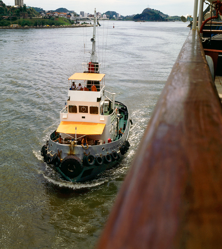BELO HORIZONTE -
Hafenschlepper in Santos, Brasilien -
fotografiert 1983 -
Autor:  Wolf Eggers