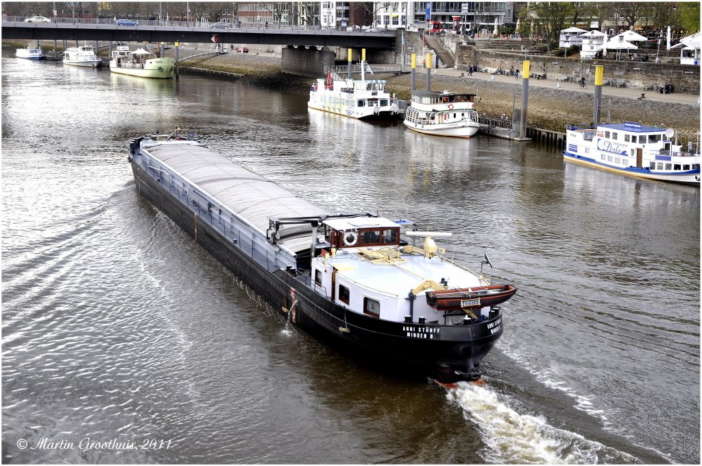 Binnenschiff  Anni Sthff  am 14.04.2011 auslaufend Bremen.L:67m / B:7,07m / Bj.:1963 / Heimathafen Minden / Flagge Deutschland / GMS 04008960