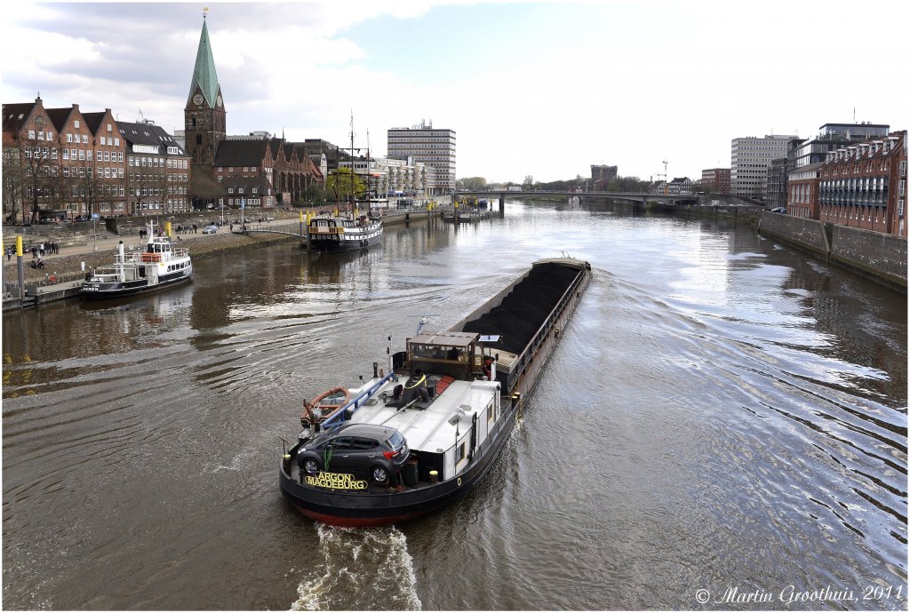 Binnenschiff  Argon  mit Kohle beladen am 15.04.2011 auf der Weser in Bremen. L.82m / B:8,25m / Bj. 1962 / Heimathafen Magdeburg / Flagge Deutschland / GMS 04018980