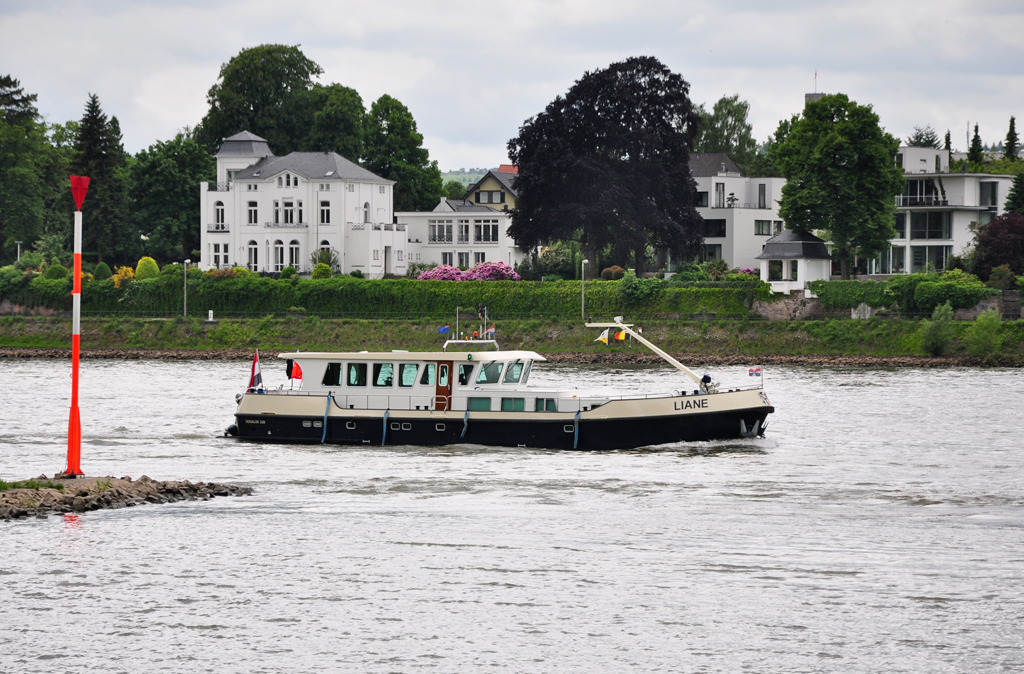 Binnenschiff  Liane  querab Bonn-Bad Godesberg - 30.05.2010