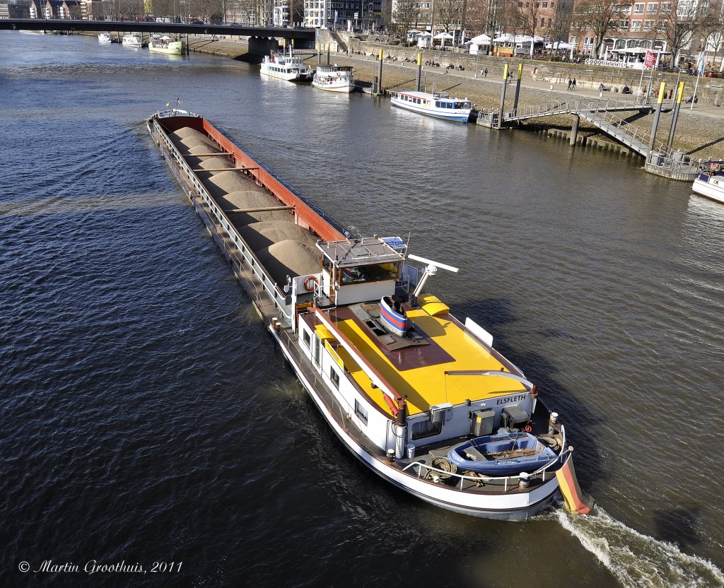 Binnenschiff  Wesertrans 2  am 29.03.2011 auf der Weser in Bremen. L:85m / B:8m / Heimathafen: Elsfleth 