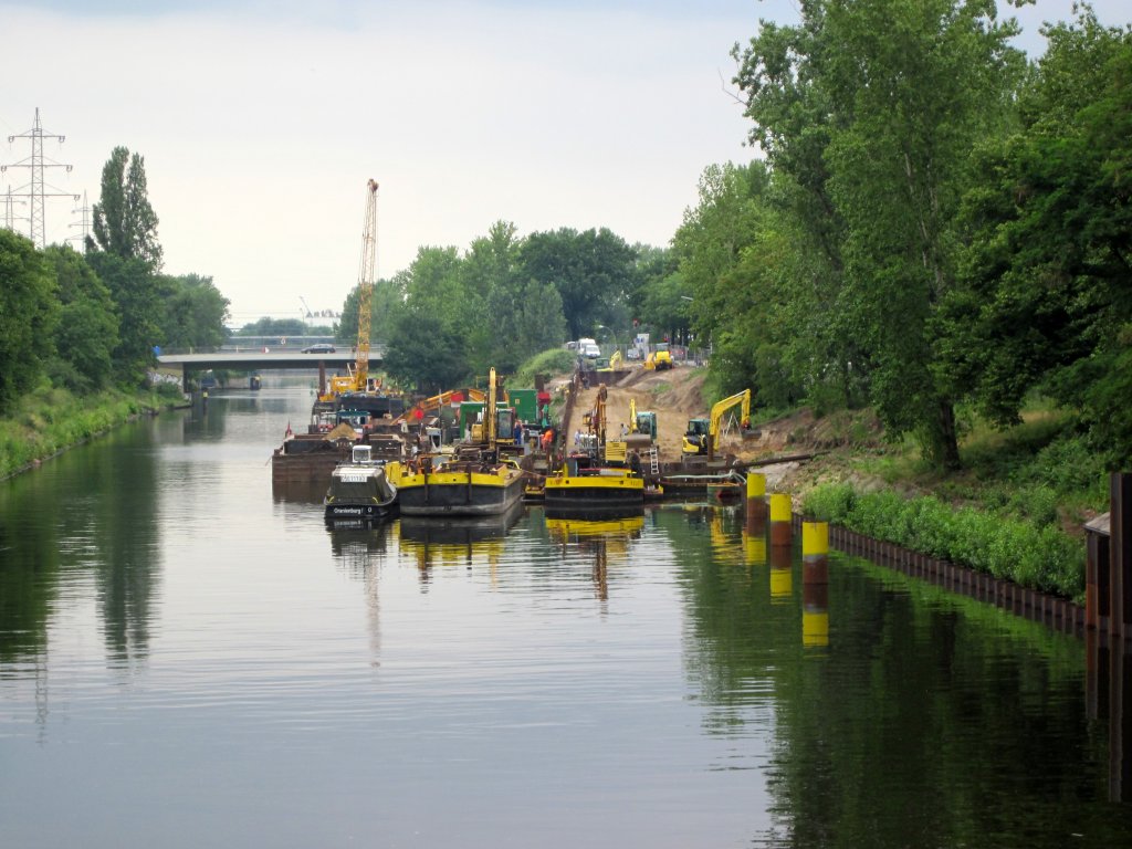 Blick auf die entstehende RoRo-Rampe der Behala im Charlottenburger Verbindungskanal am 03.07.2012