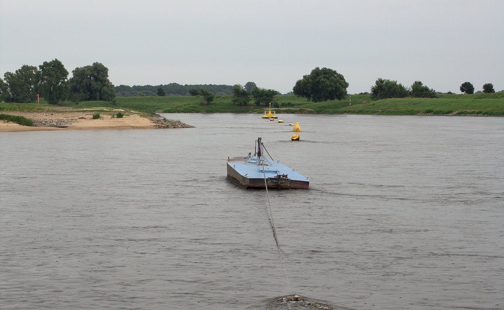 Blick auf das typische  Gechirr  einer Gierseilfhre, hier Prettin (Elbe)
08.04.2013 16:58 Uhr