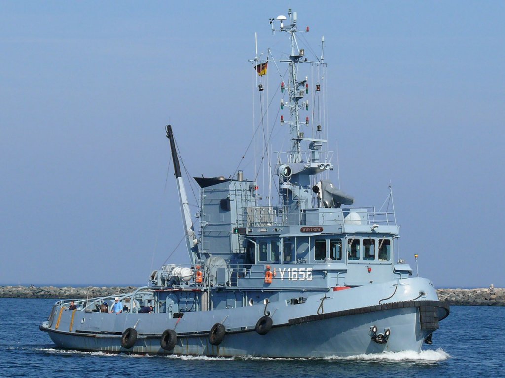 Boot Y 1656 WUSTROW der Marine einlaufend in Warnemnde; 23.09.2010
