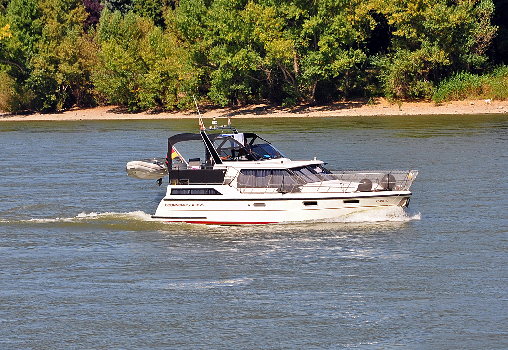 Borncruiser 365  Carco  auf dem Rhein bei Remagen - 08.09.2012