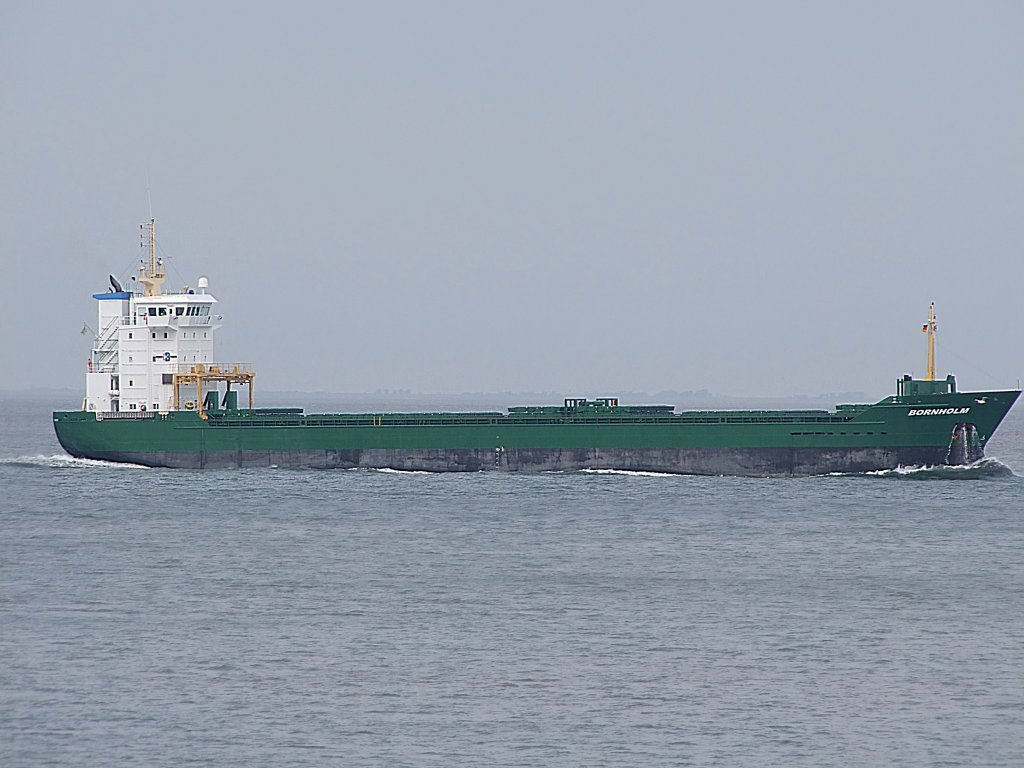 Bornholm(IMO-9358278;L=118;B=15mtr.) steuert bei Cuxhaven Elbaufwrts;090901