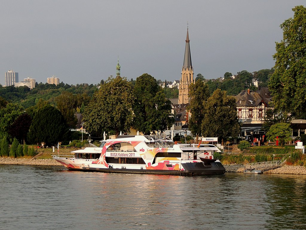 BUGA Koblenz 2011(4032950; L=52; B=11,4m; 2x455PS; Bj.1995)wartet in Koblenz auf Fahrgste; 130822