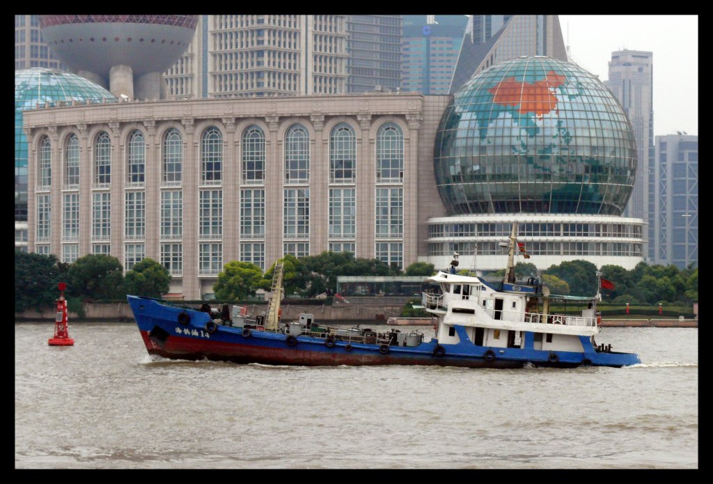 Bunkerboot im Oktober 2010 in Shanghai.