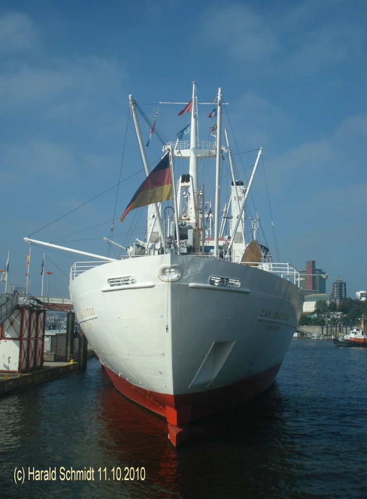 CAP SAN DIEGEO   IMO 5060794 am 11.10.2010, am Dauerliegeplatz an der berseebrcke, Hamburg / 
ex Sangria (1986), San Diego (1982), Cap San Diego (1962) / Stiftung Hamburger Admiralitt, Hamburg / Stckgutfrachter /  bei Deutsche Werft Hamburg, 1962,  Nr. 785 / BRZ 9998 / La. 159,4m, B 21,4m, Tg. 8,4m / 1 MAN 9-Zyl. 2-Takt Diesel, 8569 kW, 11643 PS, 19 kn /  12 Pass. /
