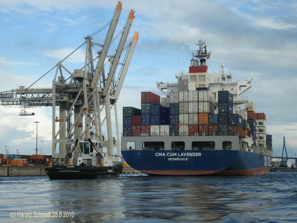 CMA CGM LAVENDER  IMO 9314973 am 28.8.2010, Hamburg einlaufend, im Parkhafen zum Liegeplatz Burchardkai unter Assistenz von P&A-Schlepper  PETER .
ex  ER MONTPELLIER  / Bauj. 12/2006 / BRZ 28927 / La.222,14m, B.30m, Tg.12m / 25557kW, 23kn / 2824 TEU, 554 Reefer /
