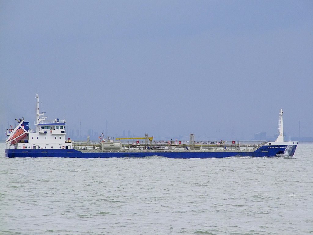 COASTALWATER(IMO:9205158; L=91; B=12; DWT3500t; Bj.2000)Oil/chemical tanker im Bereich von Vlissingen; 110830