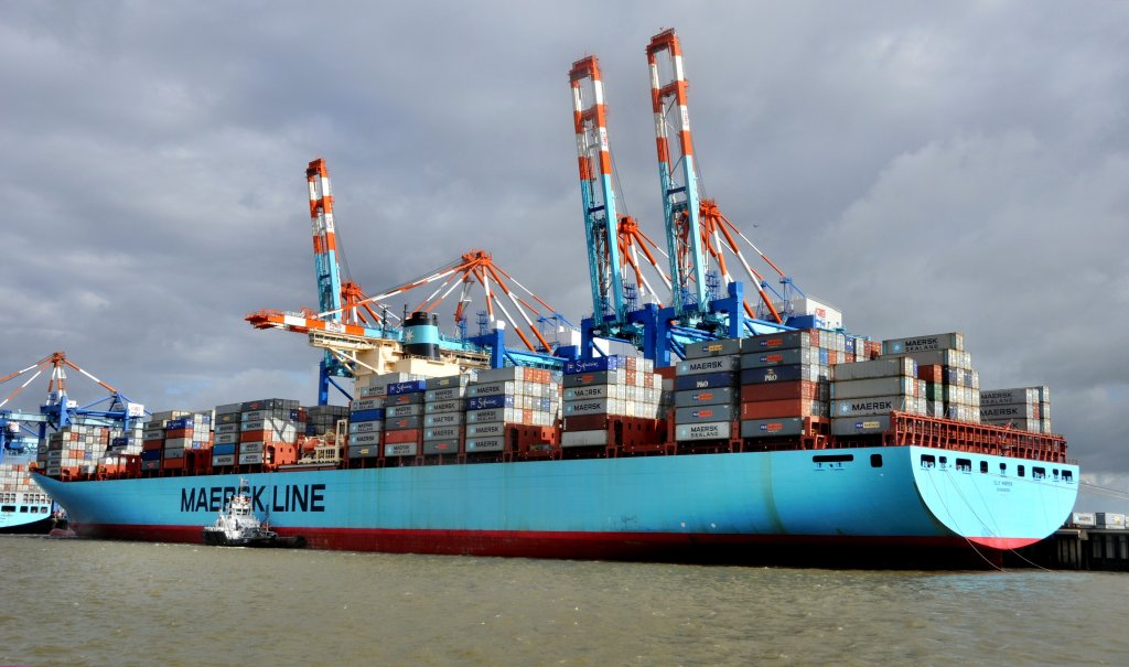 Containerschiff  Elly Maersk  am 25.08.2010 in Bremerhaven. Lg:397m / B:56m / 14770 TEU (!) / Bj: 2008 / IMO 9321536 / Flagge: Dnemark 