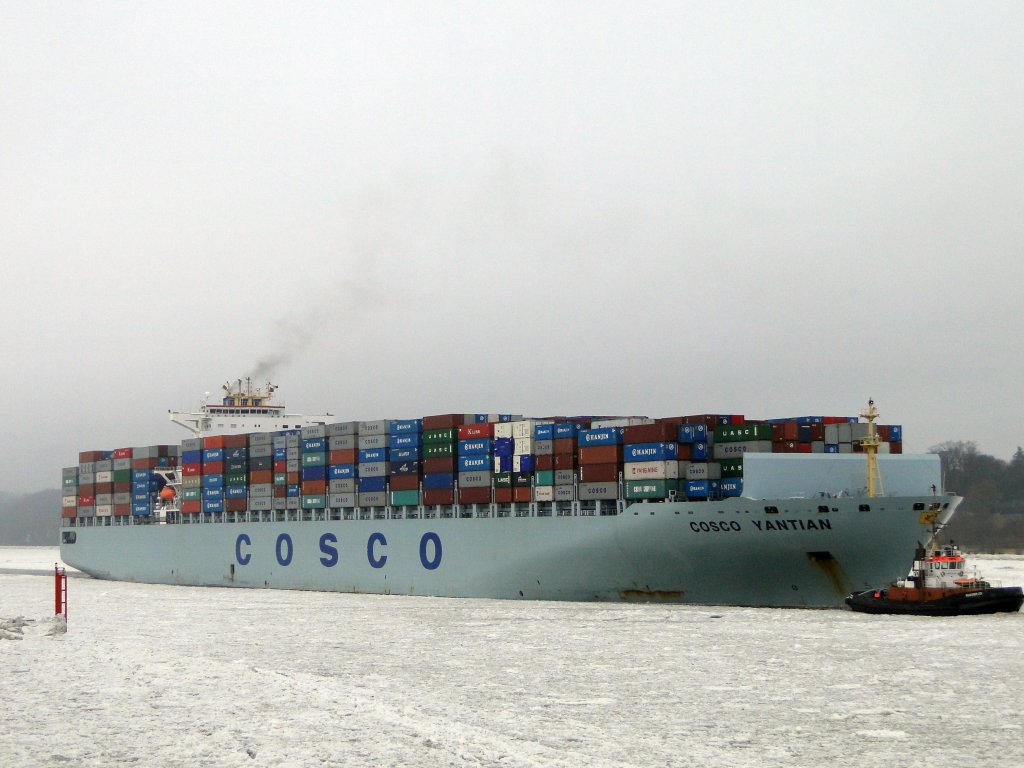  COSCO YANTIAN  Hamburg 05.02.2012 
overall length (m): 350 
overall beam (m): 42,8 
maximum draught (m): 14,5 
maximum TEU capacity: 9469 
deadweight (ton): 107.277 
gross tonnage (ton): 99.833 
