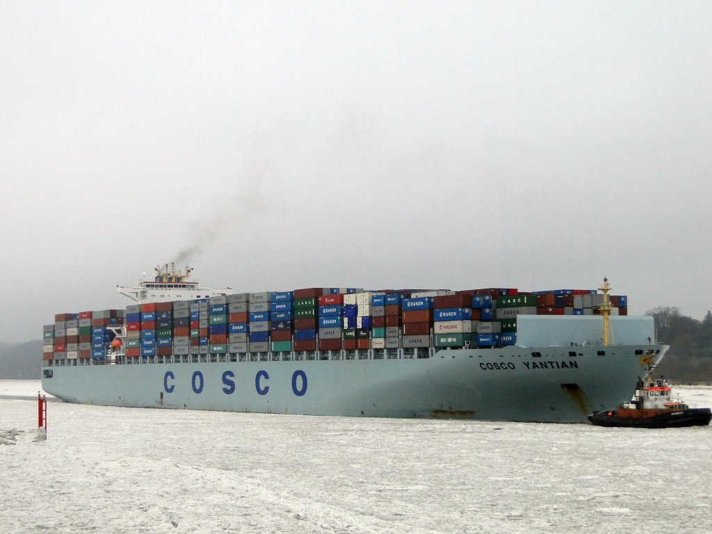  COSCO YANTIAN  Hamburg 05.02.2012 
overall length (m): 350 
overall beam (m): 42,8 
maximum draught (m): 14,5 
maximum TEU capacity: 9469 
deadweight (ton): 107.277 
gross tonnage (ton): 99.833 
