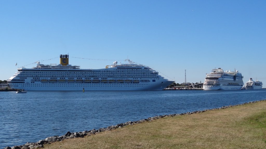 COSTA FORTUNA   AIDAmar        BRAEMAR

drei Kreuzfahrer in Rostock-Warnemnde  20.07.2013