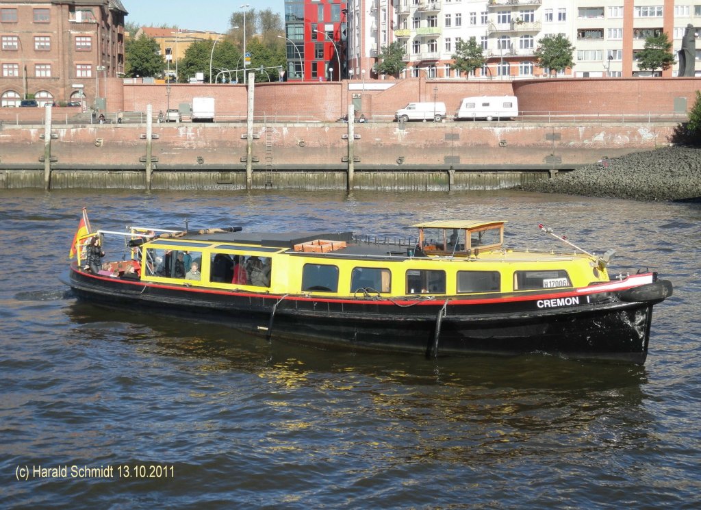 CREMON I (ENI 05100750) am 13.10.2011, Hamburg, Elbe Hhe St. Pauli Fischmarkt / Barkasse / Max Jens / La 19,37 m, B 4,55 m, Tg 1,63 m / 1 Diesel 185 PS / 60 Pass. / 1938 bei Pahl, Hamburg