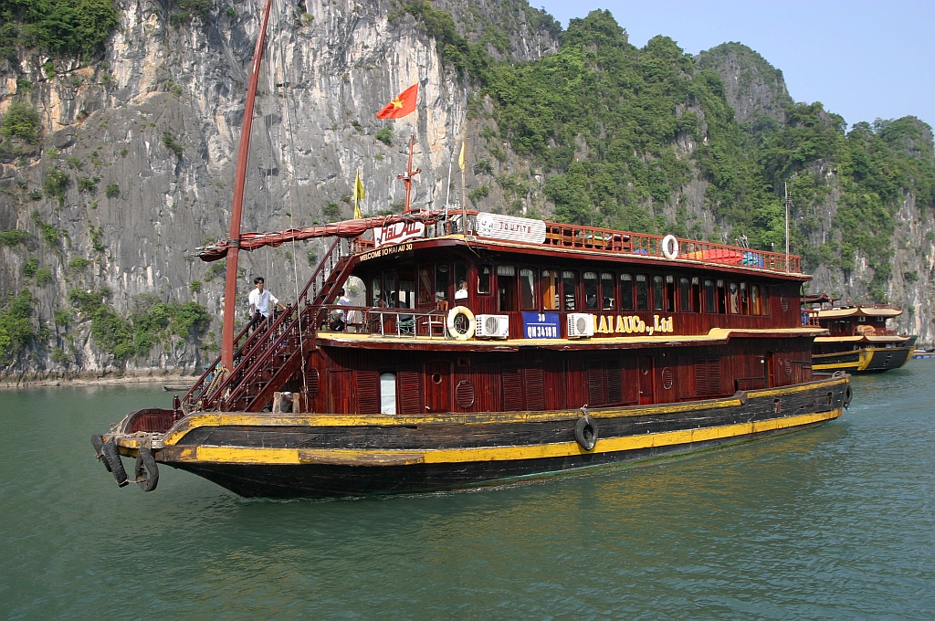 Cruiser  HAI AU 30  (Reg.Nr. QN-3418-H) am 14.Mai 2008 in der Ha Long Bay.