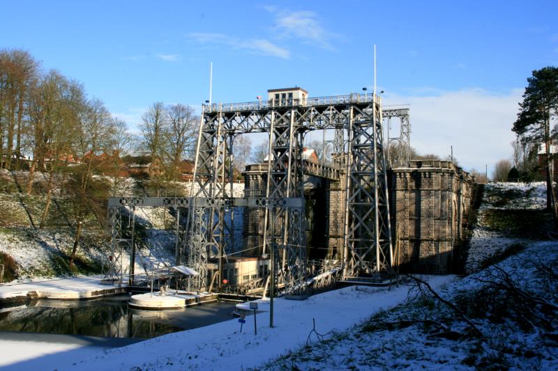 Das Ascenseur No.2 am Canal du Centre am 09.12.2010.