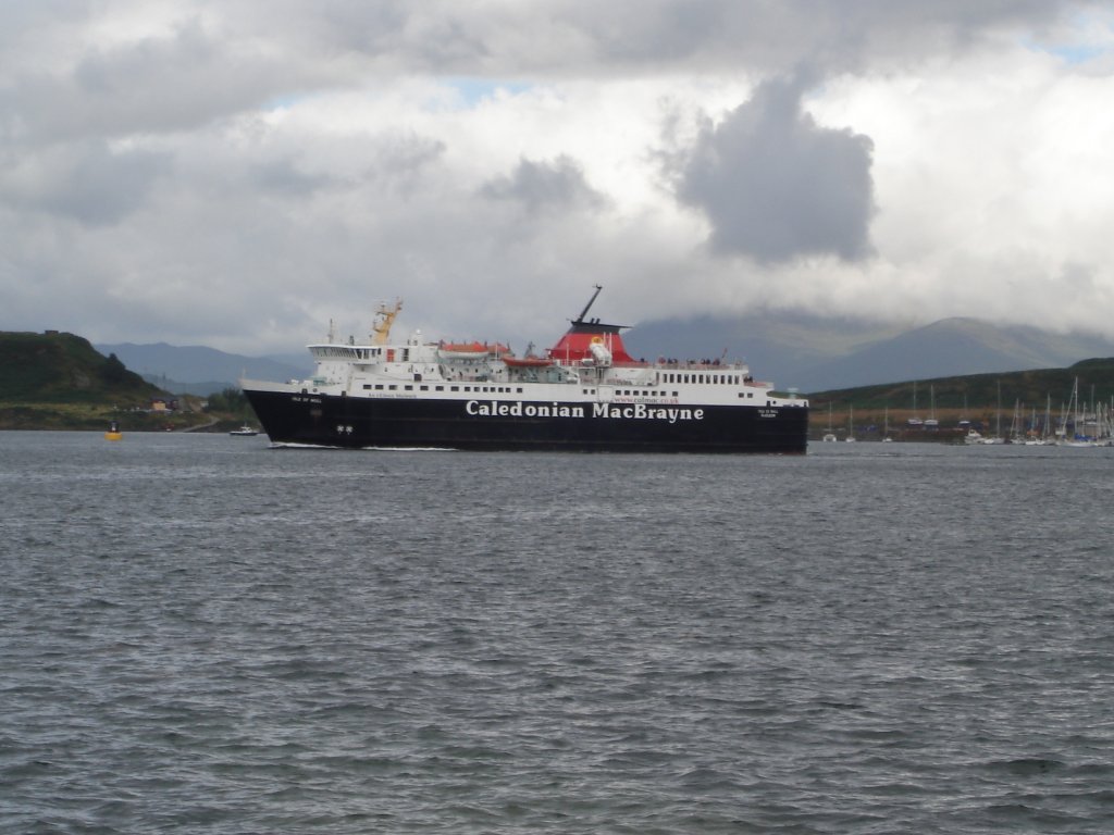 Das Fhrschiff von der Insel Mull wird in Krze im Fhrhafen Oban anlegen